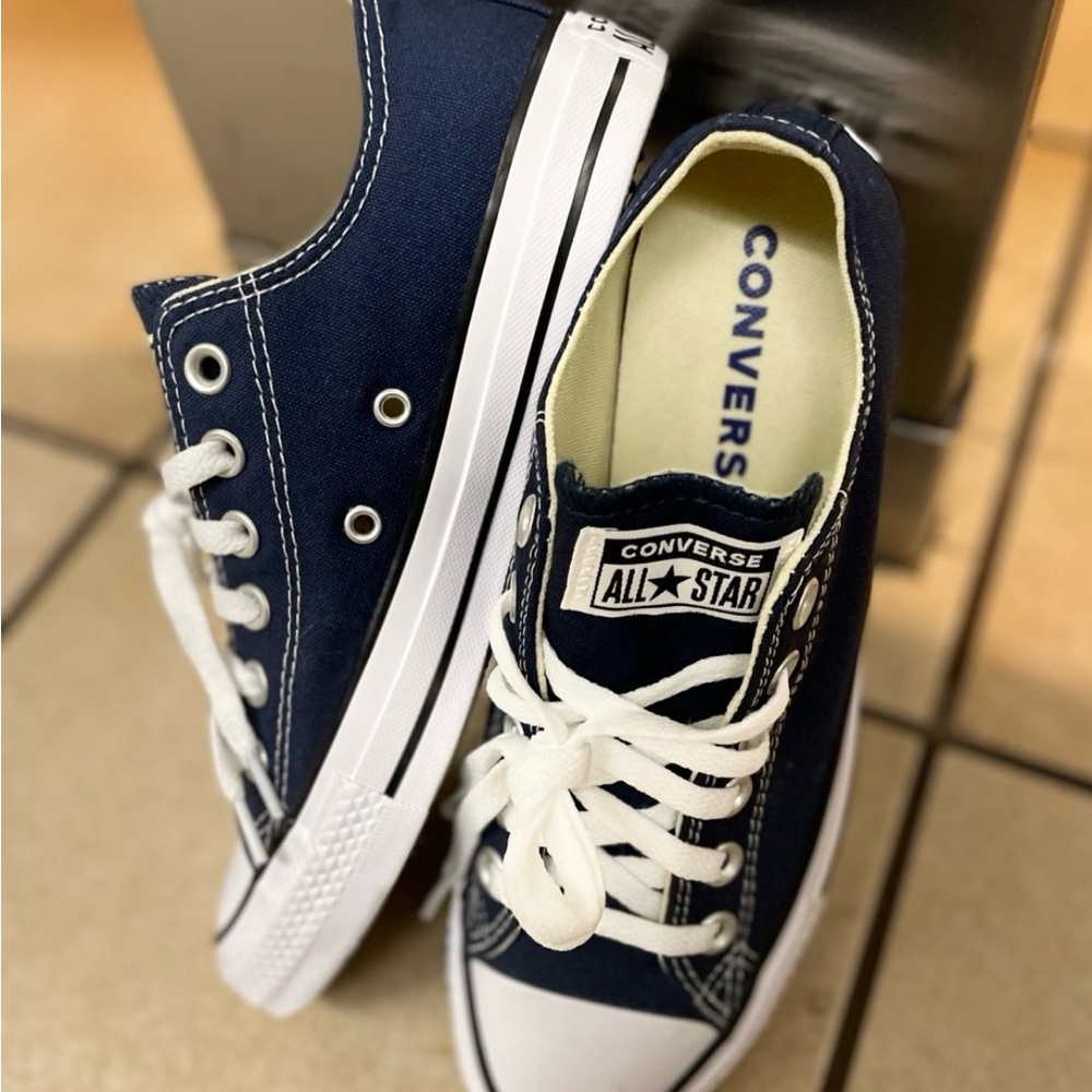 Converse 7-8 New Chuck Taylor All Star Low Top sneakers -navy, black or sky blue